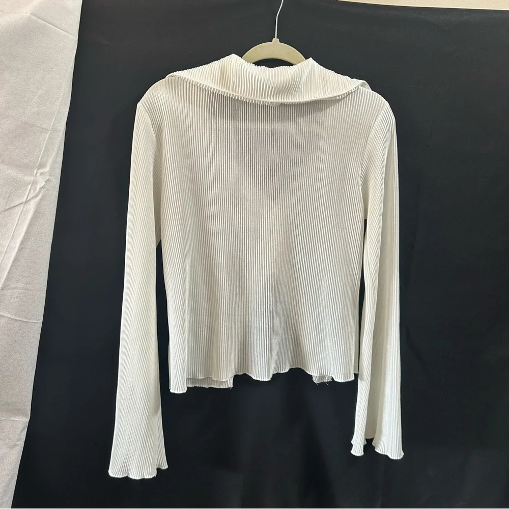 White Ribbed Button-Up Cardigan - Picture 3 of 4